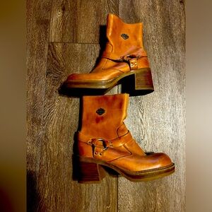 Harley Davidson Leather Womens boots size 7.5.